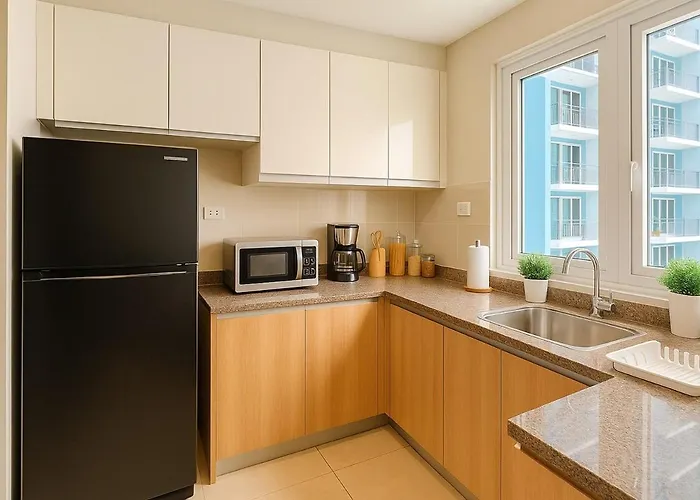 Spacious 5-bedroom Luxury Across Okada Apartamento